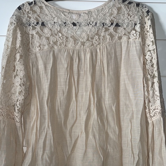 Lace blouse - Picture 2 of 3